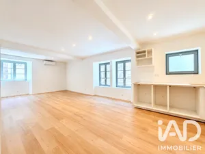 House in Volvic (63530)
