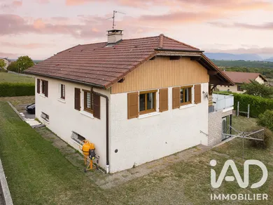 Traditional house in Thoiry (01710)