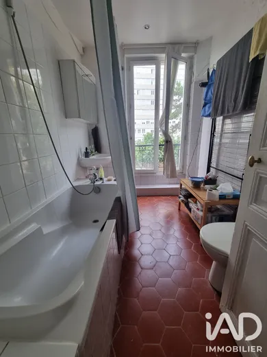 Apartment in Paris (75019)