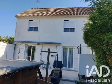 Detached house in Saint-Florentin (89600)