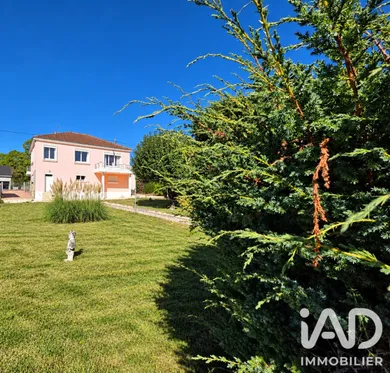 Townhouse in Saint-Vallier (71230)