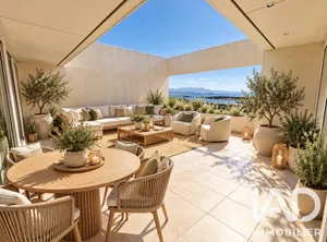 Apartment in Bandol (83150)