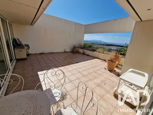 Apartment in Bandol (83150)