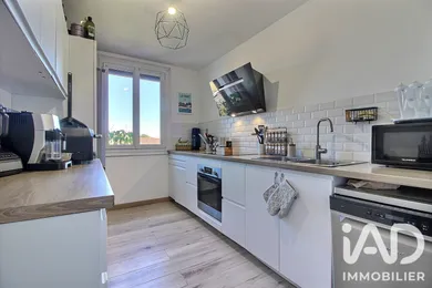 Appartement à Sainte-Geneviève-des-Bois (91700)