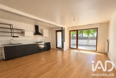 Apartment in Saint-Jacques-de-la-Lande (35136)