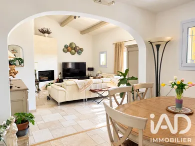 Maison à Roquebrune-sur-Argens (83520)