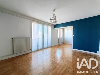 Apartment in Romans-sur-Isère (26100)