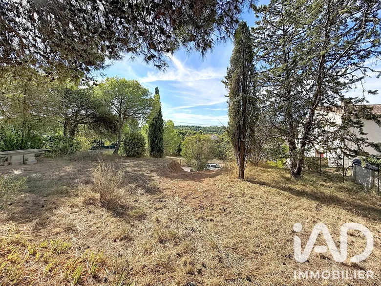 Terrain à bâtir à Castelnau-de-Guers (34120) · 150 000 €