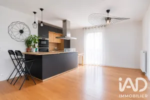 Apartment in Les Ulis (91940)
