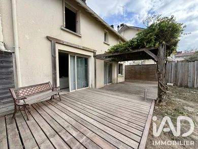Townhouse in Parthenay (79200)