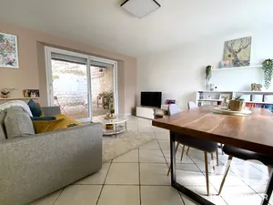 Townhouse in Truyes (37320)