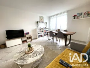 Townhouse in Truyes (37320)