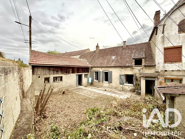 Maison 6 pièces 196 m² · à Pont-sur-Yonne · 196 m² · 70 000 €