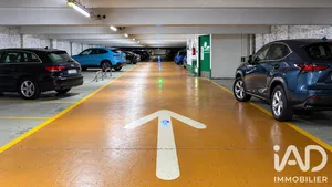 Parking à Paris (75008)