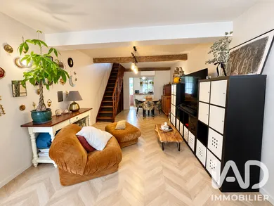 Townhouse in Saint-Nicolas-de-la-Grave (82210)