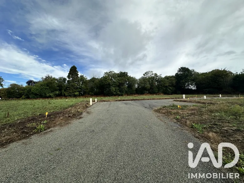 Terrain 670 m² · à Saint-Yvi · 670 m² · 99 990 €