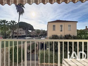 Apartment in Hyères (83400)