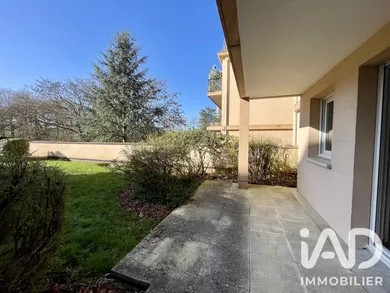 Apartment in Saintry-sur-Seine (91250)
