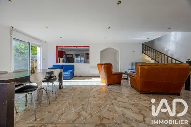 Maison à Bordeaux (33300)