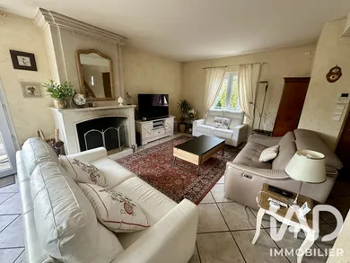 House in Fontaine-la-Guyon (28190)