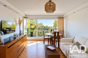 Apartment in Garches (92380)