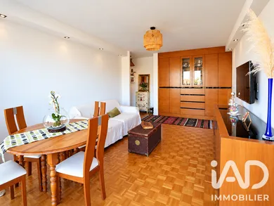 Apartment in Garches (92380)