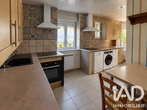 Building in Avesnes-sur-Helpe (59440)
