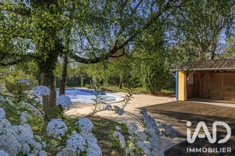 Maison 6 pièces 202 m² · à Abzac · 202 m² · 285 000 €