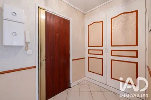Apartment in Chevilly-Larue (94550)