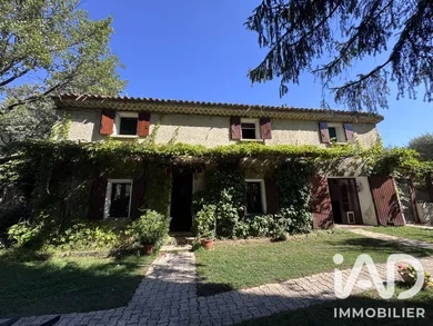 Domaine à Grambois (84240)
