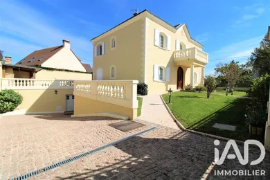 Maison traditionnelle à Villecresnes (94440)