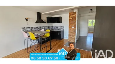 Apartment in Saint-Étienne (42100)