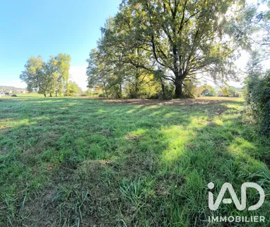 Terrain à bâtir à Terrasson-Lavilledieu (24120)