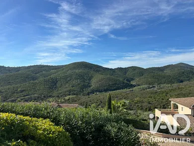 Maison à Roquebrune-sur-Argens (83380)
