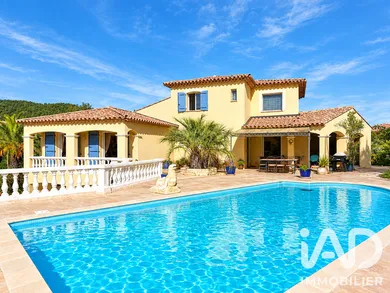 Maison à Roquebrune-sur-Argens (83380)