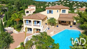 Maison à Roquebrune-sur-Argens (83380)