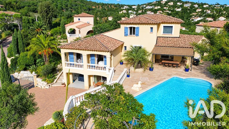 Maison 6 pièces 159 m² · à Roquebrune-sur-Argens · 159 m² · 1 075 000 €