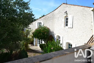 Maison à Salles-d'Angles (16130)