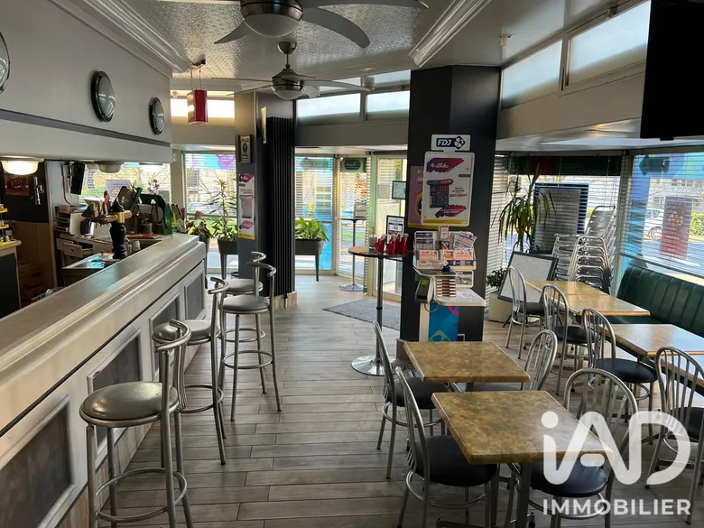 Local commercial 3 pièces 200 m² · à Thiais · 200 m² · 308 500 €