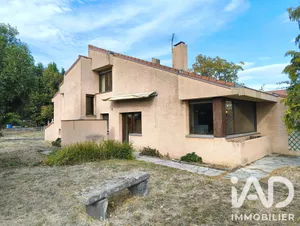 Architectural house in Mozac (63200)
