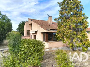Architectural house in Mozac (63200)
