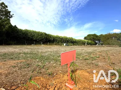 Building plot in Le Champ-Saint-Père (85540)