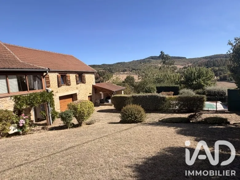 Maison 6 pièces 180 m² · à La Vineuse sur Fregande · 180 m² · 350 000 €
