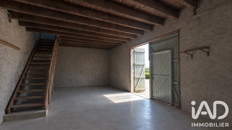 Maison 2 pièces 90 m² · à Monnaie · 90 m² · 44 500 €