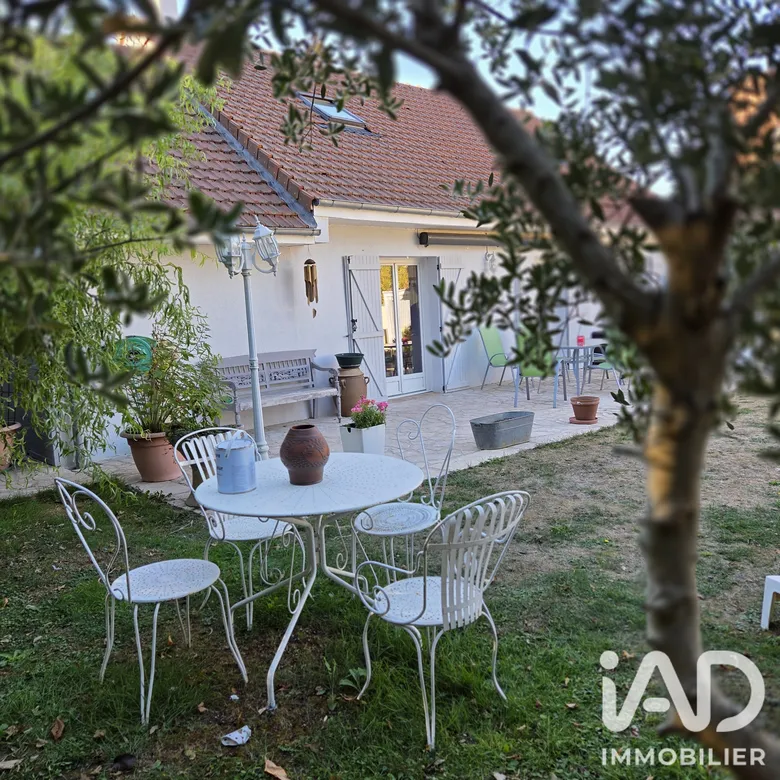 Maison 11 pièces 203 m² · à Le Coudray-Montceaux · 203 m² · 545 000 €