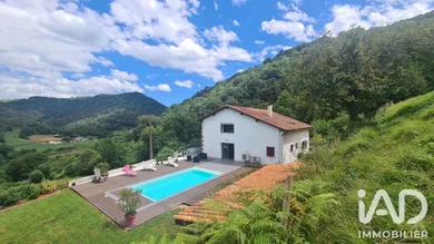 Maison traditionnelle à Saint-Martin-d'Arrossa (64780)