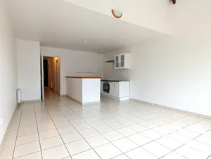Apartment in Saint-Erme-Outre-et-Ramecourt (02820)