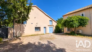 Building in Saint-Julien-de-Peyrolas (30760)