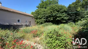 Immeuble à Saint-Julien-de-Peyrolas (30760)