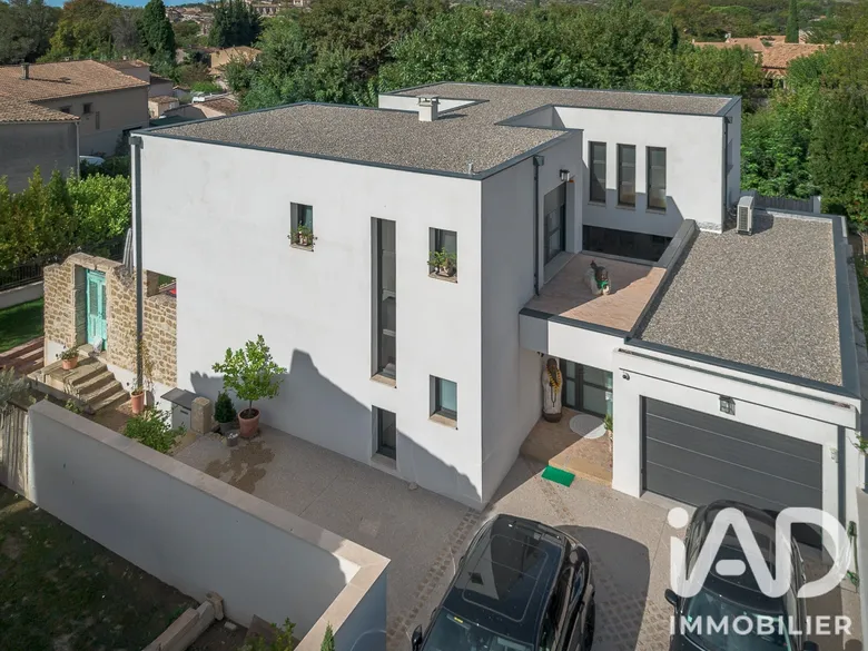 Maison 7 pièces 317 m² · à Eyguières · 317,1 m² · 1 280 000 €
